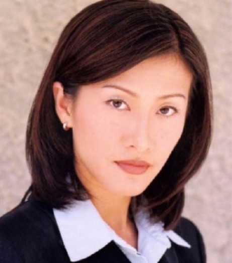 明星陈慧珊当老师 大学副教授跳槽中学 教师行业真这么吃香?