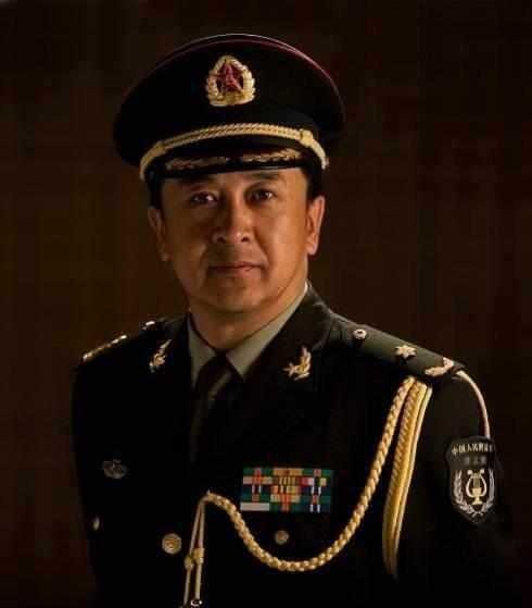 与赵本山决裂的明星: 范伟最决绝, 张纪中第三, 最后一位是少将