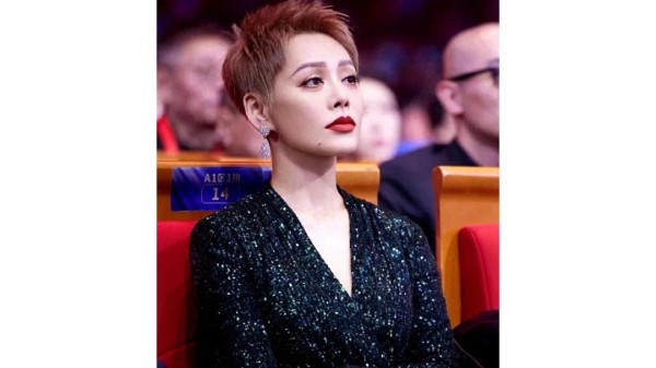 宁静一句“私下不联系”,张柏芝反手3000块:这不是人情世故