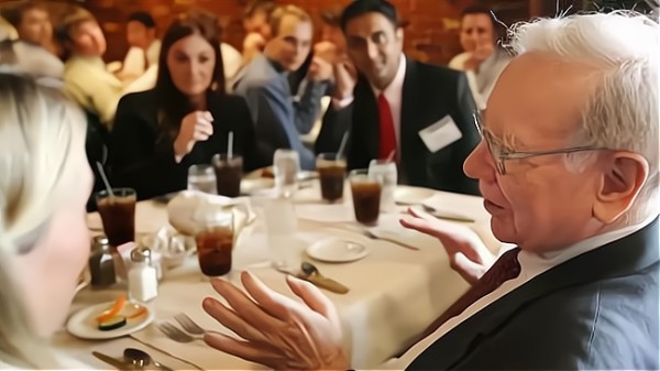 巴菲特当了一回张磊的司机,张磊从此走上人生巅峰,发生了什么?