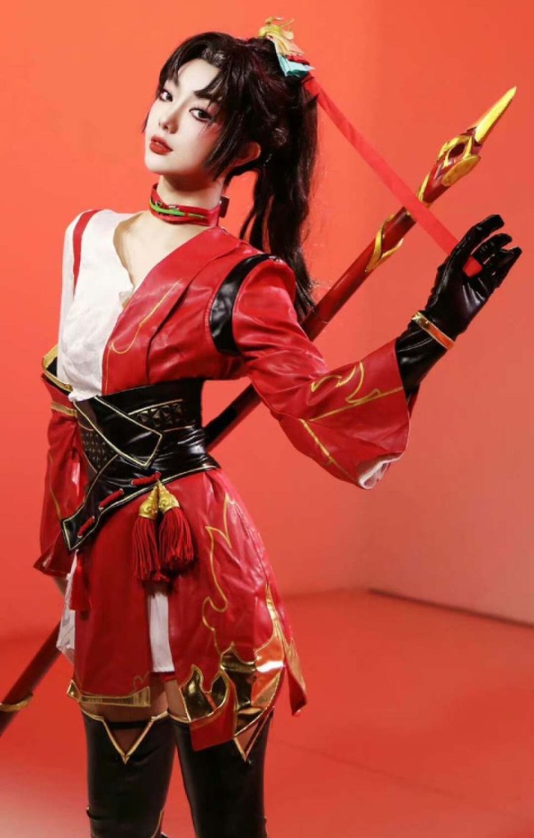 同样是COS云缨,为何谢娜被吐槽年龄不符,李紫婷却被夸又飒又美