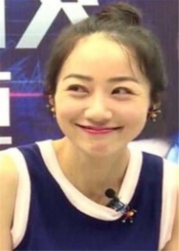 娱乐圈最“节约”的4位明星,谢娜仅排第2,榜首赚的钱全寄