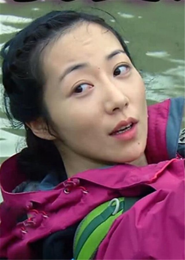 娱乐圈最“节约”的4位明星,谢娜仅排第2,榜首赚的钱全寄