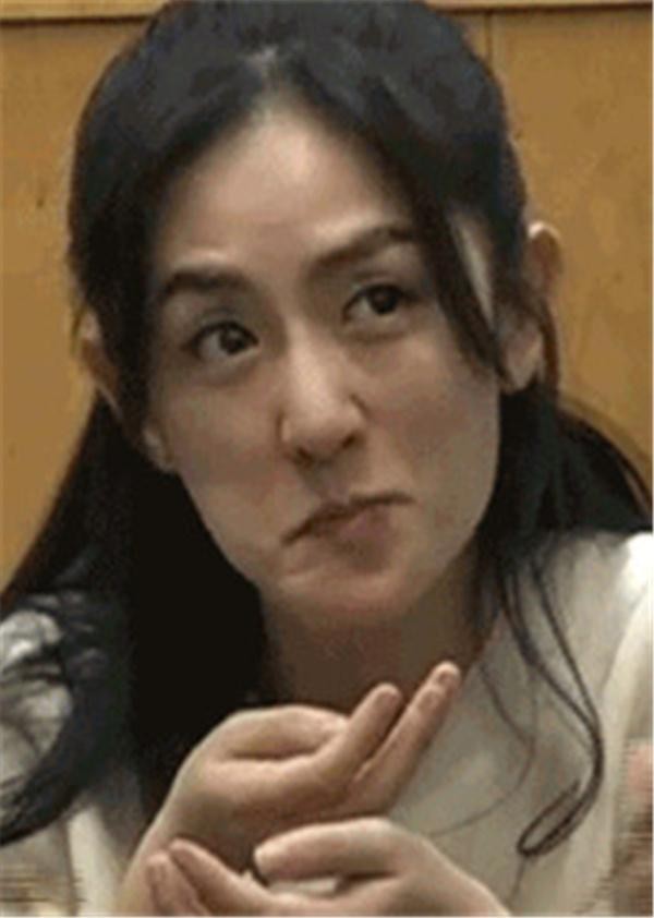 娱乐圈最“节约”的4位明星,谢娜仅排第2,榜首赚的钱全寄