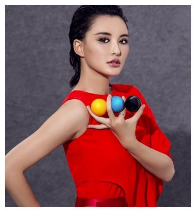 娱乐圈里那些狗眼看人低的女星,辱骂门卫,殴打交警,拉人下水!