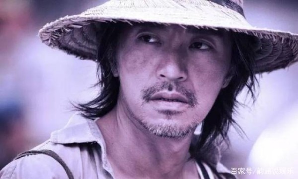 他身家超20亿,座驾只10万,周星驰曾三次拜访才同意出演3分钟