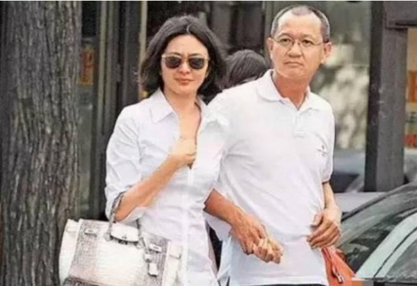 这些明星60多岁选择离婚, 陪伴了半辈子的另一半到底做错了啥?