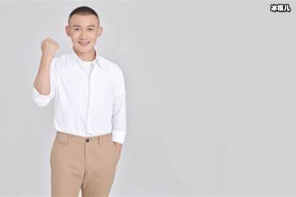 聂远夫妻合同为女儿庆祝生日,六岁的女儿和妈妈越来越像