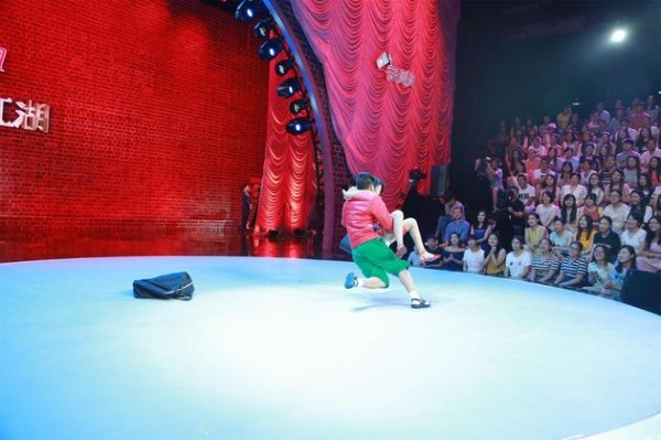 宋小宝师弟王东东 