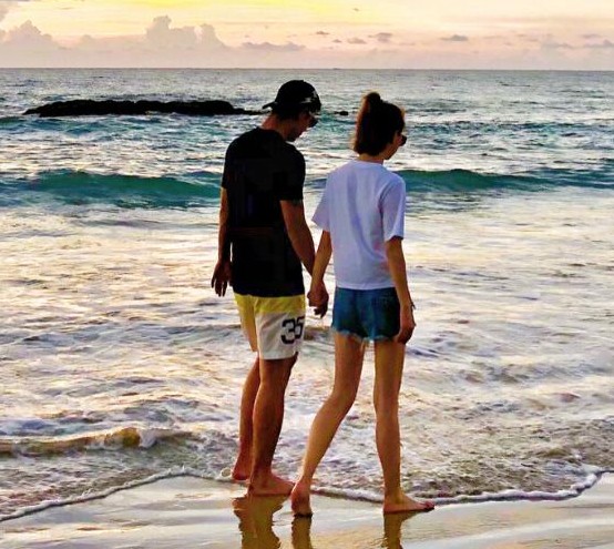 网传景甜陈柏霖在一起了?私下和张继科毫无互动?他俩明明很甜蜜