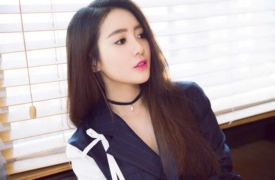 王梓薇和蔡文静是一个人吗 什么关系(对比照好像) 第2张