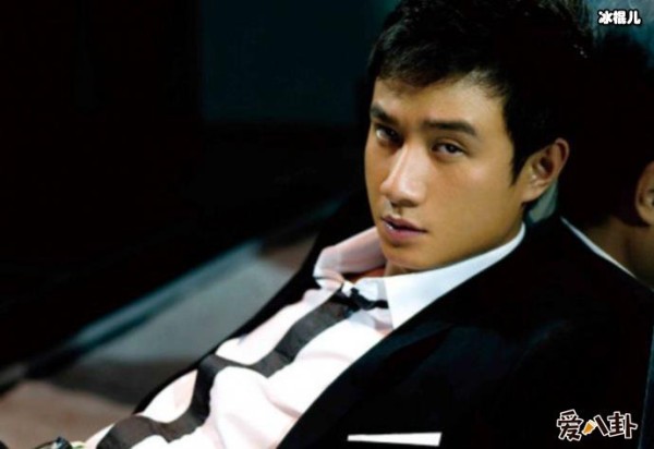 文章绯闻女友黄妍菲是谁