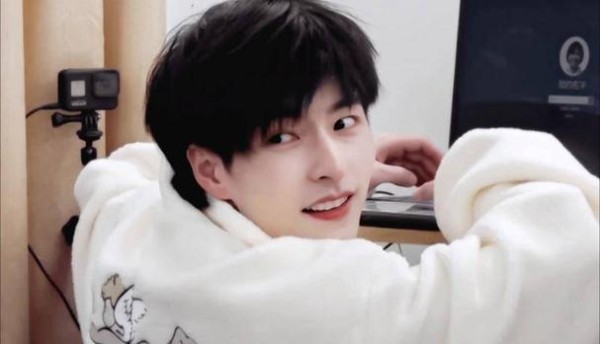 蒲熠星和文韬之间怎么了为什么掰了?文韬微博回应蒲熠星不熟真假