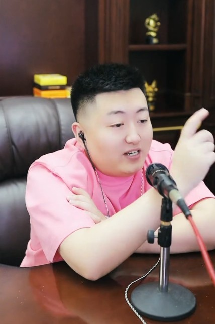 神豪比奇跟小洲关系好,一句话价值几千万