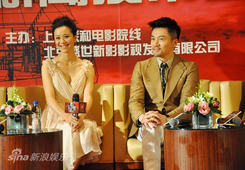 俊男配靓女 十分养眼