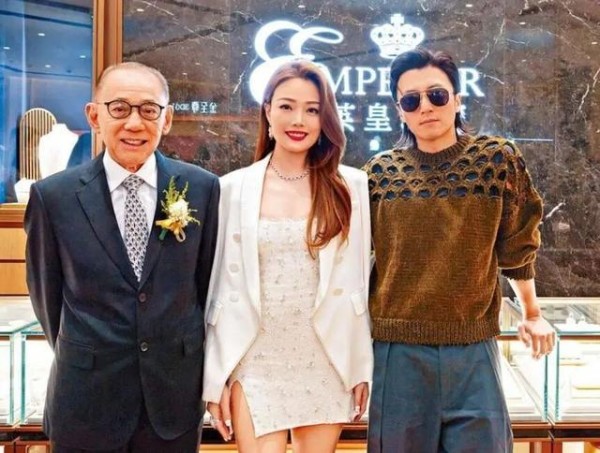 杨受成旗下澳门知名娱乐场英皇宫殿宣布停运,曾以大堂铺满78公斤黄金闻名