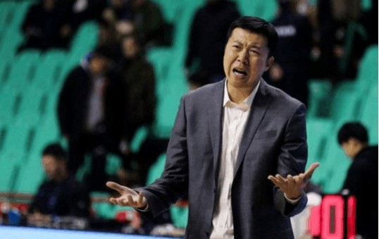 姚明亮出一招, 让CBA明星们颜面扫地, 王治郅赶忙为他们开脱