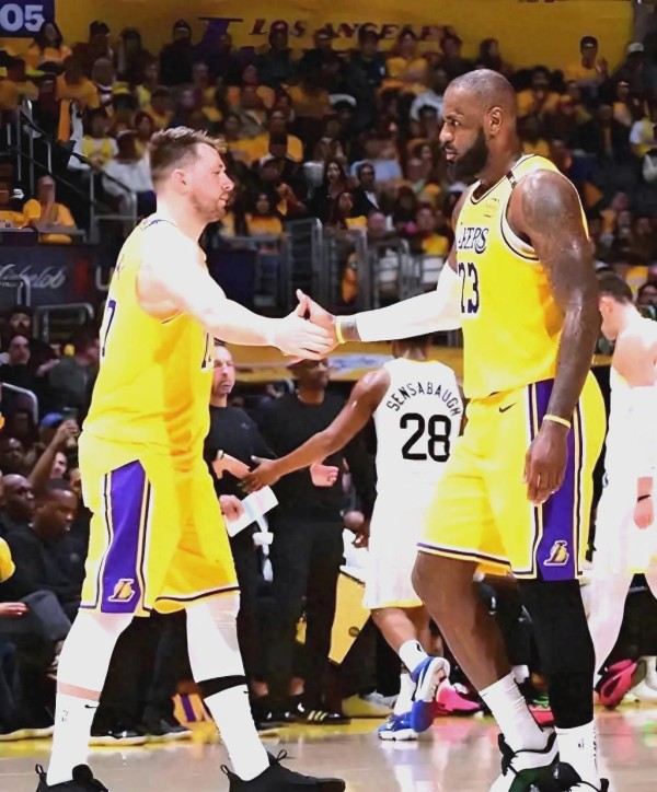 NBA与CBA全明星赛的困境:从竞技精神到观赏体验的衰落