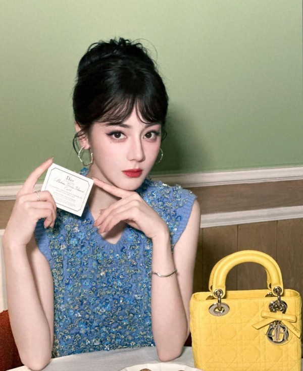 热巴跳槽另有隐情?杨幂公司吸纳新星计划曝光