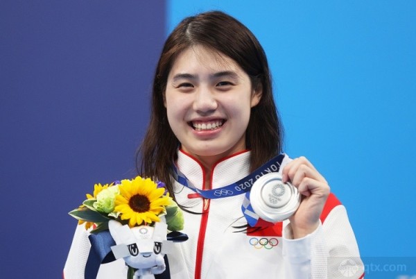 张雨霏夺得两枚金牌