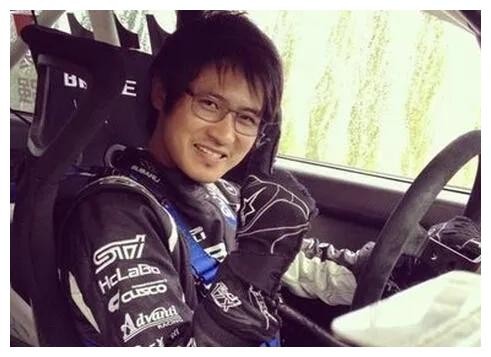 一个妻子一个女朋友,才华横溢的韩寒过的竟然是三人行的生活?