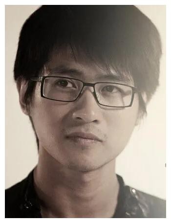 一个妻子一个女朋友,才华横溢的韩寒过的竟然是三人行的生活?