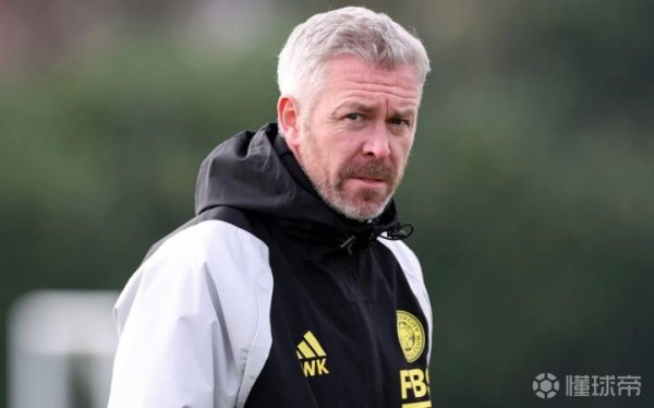 电讯报：英格兰女足联赛中至少有36起球员与教练亲密关系事件