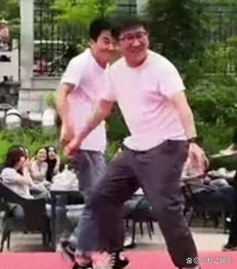 闫涵陪同董宇辉参与各种活动,抖音发文疑似暗示已经加入与辉同行