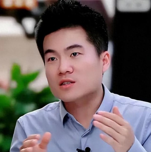 董宇辉与俞敏洪:从师徒情深到商业分野的蜕变之路