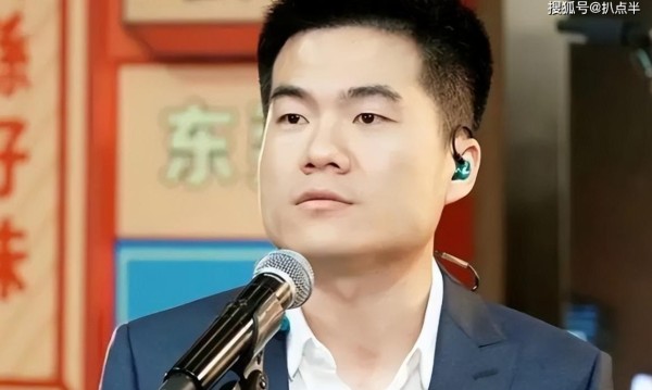 1年后,再看董宇辉对俞敏洪的态度,才懂罗永浩为啥会把他夸上天