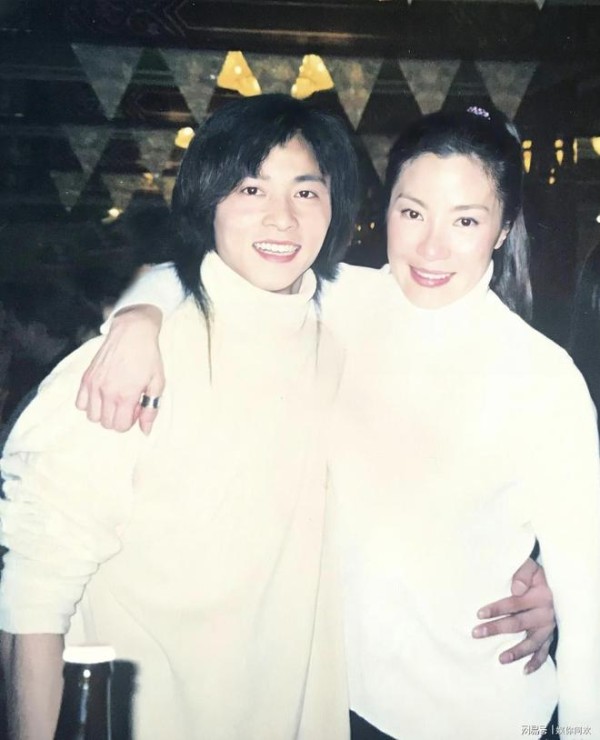 1999年,武师张晋与杨紫琼的合影照片