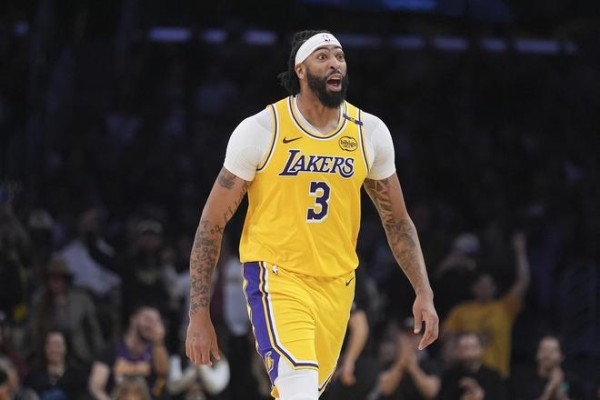 浓眉:投不进时就要多去攻筐 这改变了比赛的走势