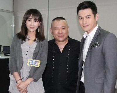 严宽求婚揭女友杜若曦美艳私照(图)