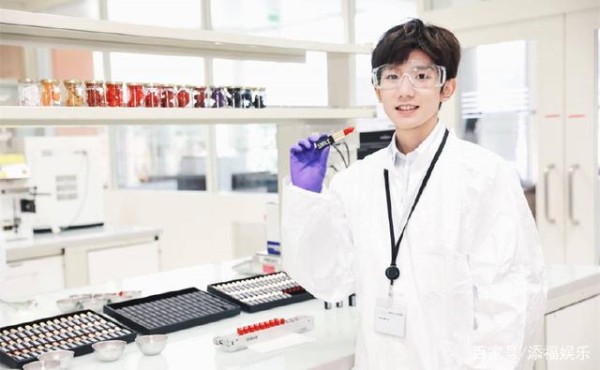 王源最新行程变身王医生,粉丝表示又有新剧本可以接了