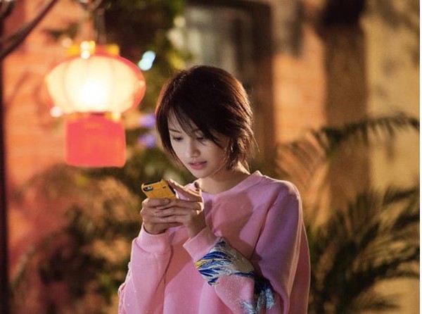 娱乐圈人美手也美的女明星 郑爽林依晨唐嫣王鸥谁最漂亮呢?