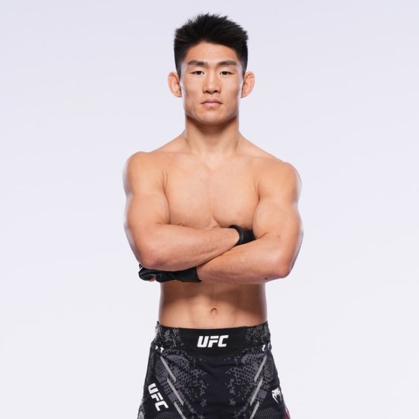 冲!宋亚东:UFC跟我说,排名前五的打赢一个就直接挑战金腰带