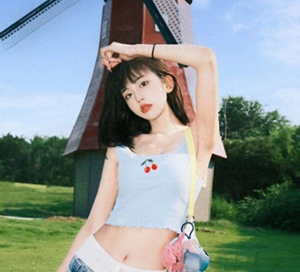 李云迪陷风波!美女网红揭酒店真相,挑战大众认知