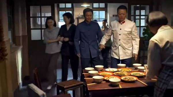 江德福的胸襟真的很宽广,人很正直,看的出来是真心为欧阳懿高兴