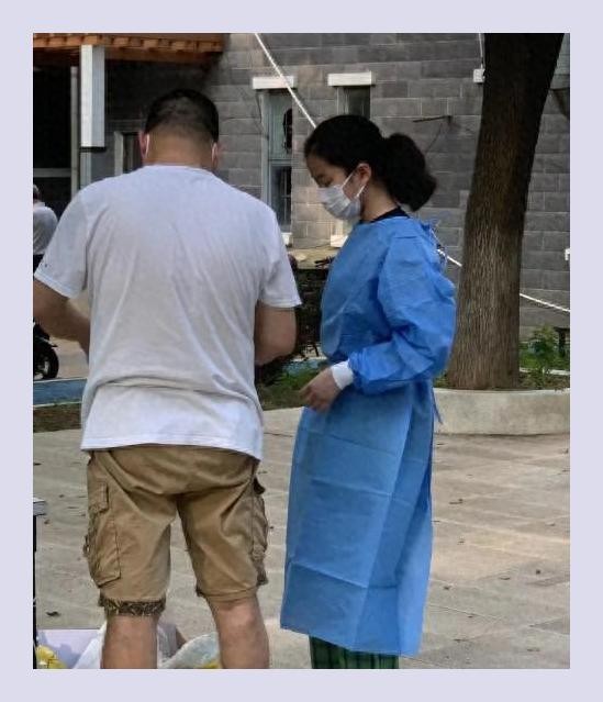 高鑫16岁女儿到国外支教，嘉宝正脸照曝光，长相英气更加像妈妈