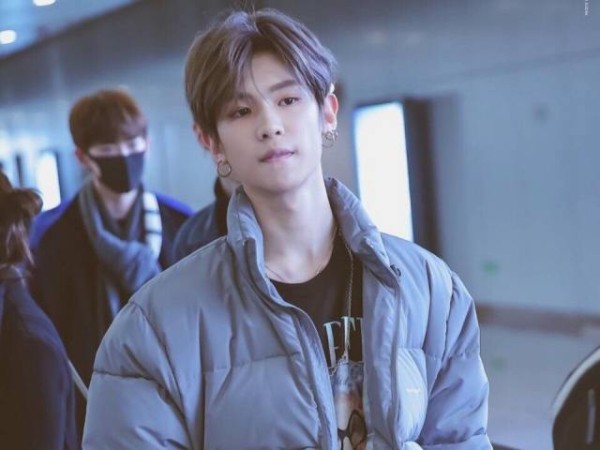 黄明昊粉丝吐槽乐华公司:一年追星花二十万,气得暴瘦十斤