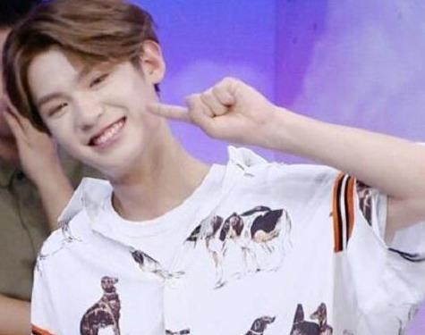 黄明昊生日应援公益先行,蔡徐坤、何炅等众多好友送祝福显人缘