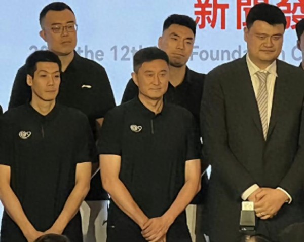 被暴揍!CBA全明星一节狂输31分,姚明慈善赛变成友尽赛