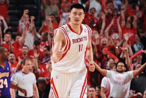 06年姚明新秀合同到期,联盟各队什么报价?湖人最有诚意