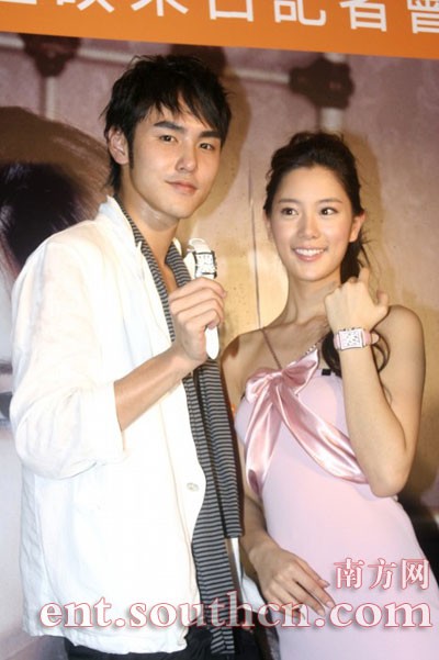 李星旼接班宋慧乔代言名表不敢正视师兄张东健 (组图)