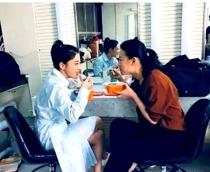 明星友谊的珍贵与共鸣:刘琳与梅婷的深厚情谊