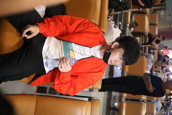 蒲熠星持股262天仅赚7254元:明星“跨界投资人”人设的泡沫与风险