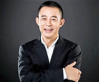 侯勇低调行婚礼,新娘年轻二十岁,原配沈蓉却因离异而精神受挫