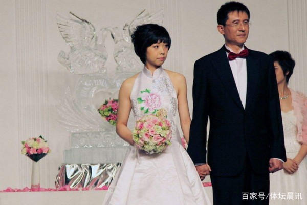 张怡宁为什么嫁给老头?有人质疑是为钱,大魔王主动说出了实情