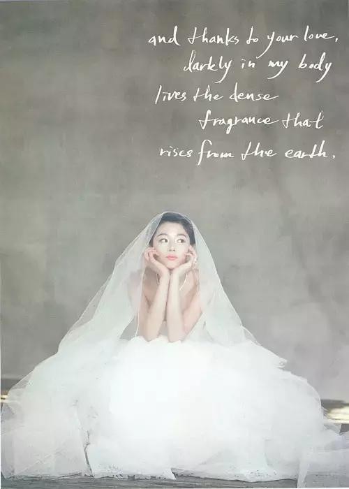 全智贤夫妻近照曝光: 手挽手逛街, 大马路上秀恩爱毫不避讳