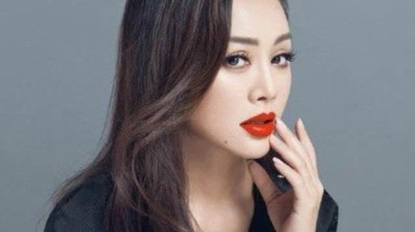 这些抢着嫁给外国人的女星到底过得多惨, 这里有几个例子!